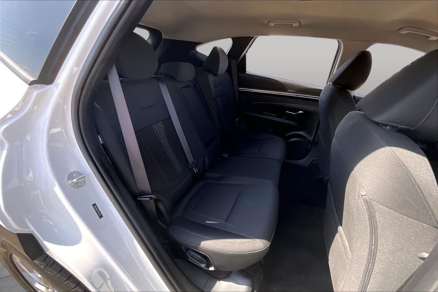 Used 2024 White Pearl Hyundai SEL image 18