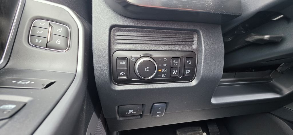 New 2026 Agate Black Metallic Ford F-350® Lariat® image 14