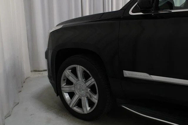 Used 2020 Black Cadillac Luxury image 31