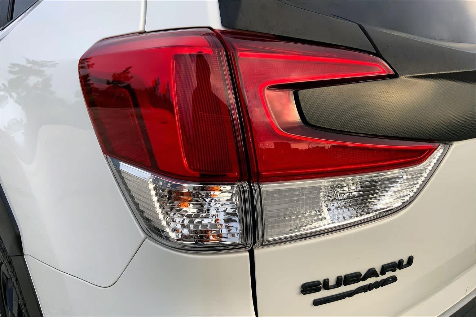 Used 2025 Crystal White Pearl Subaru Wilderness image 28