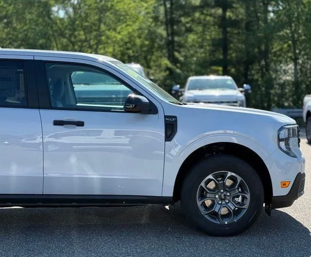 New 2026 White Ford XLT image 2