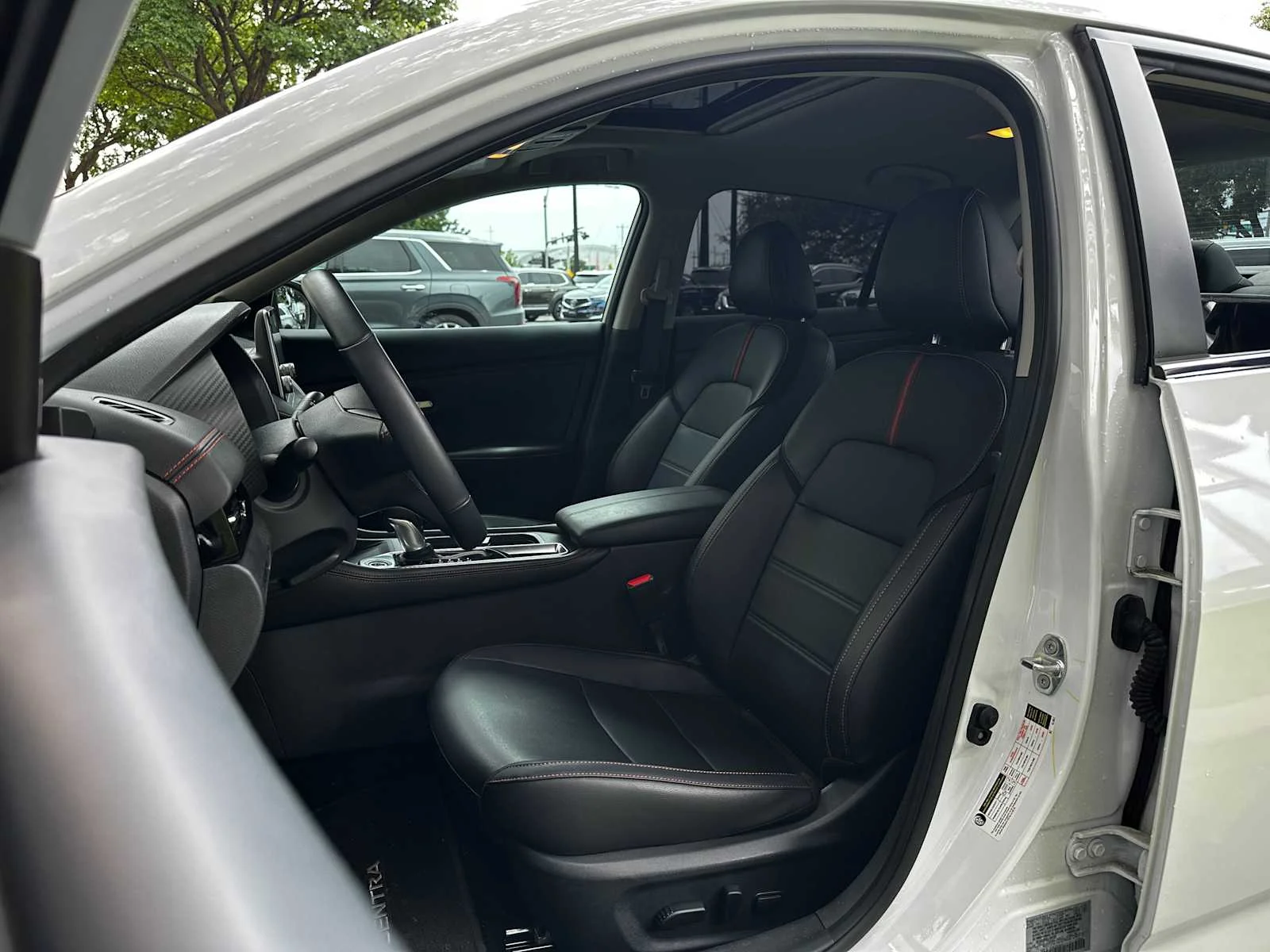 Used 2025  Nissan SR image 9