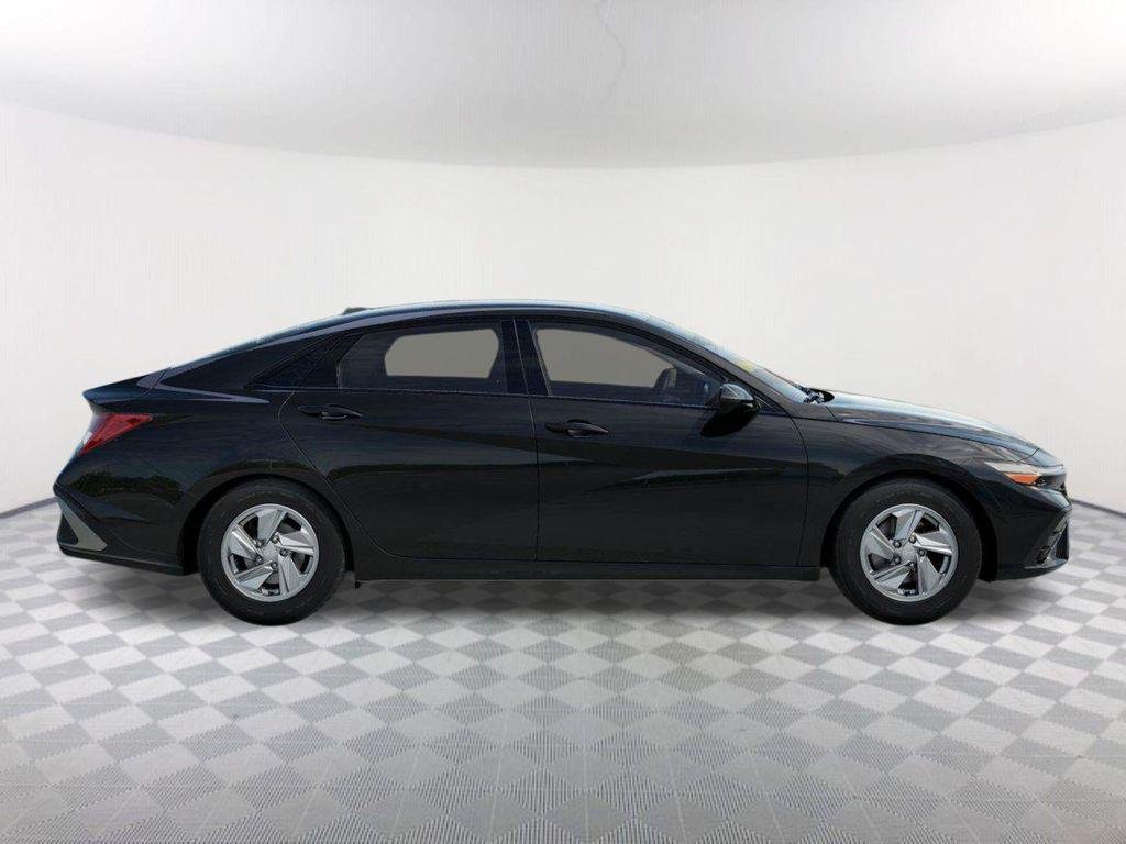 New 2026 Black Hyundai SE image 7