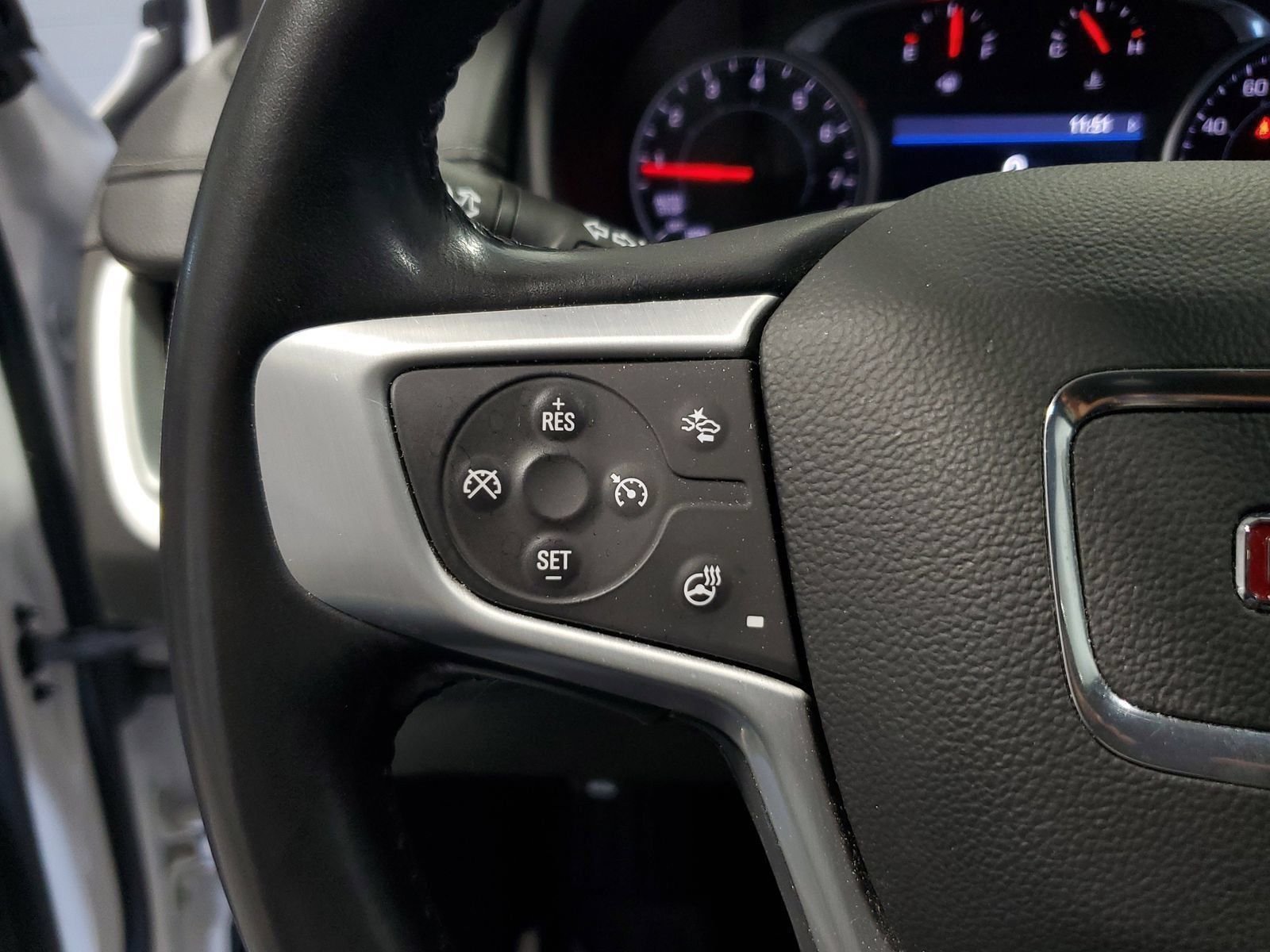 Used 2022 White GMC SLT image 19