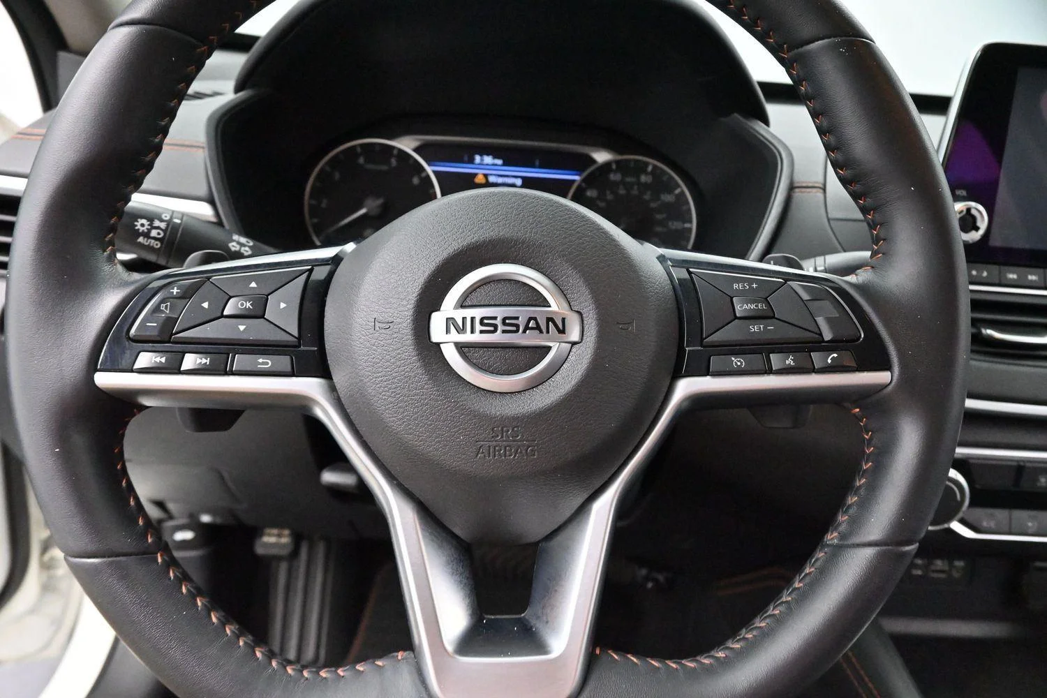 Used 2020 Pearl White Tricoat Nissan 2.5 SR image 16