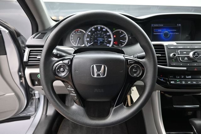 Used 2017 Lunar Silver Metallic Honda LX image 7