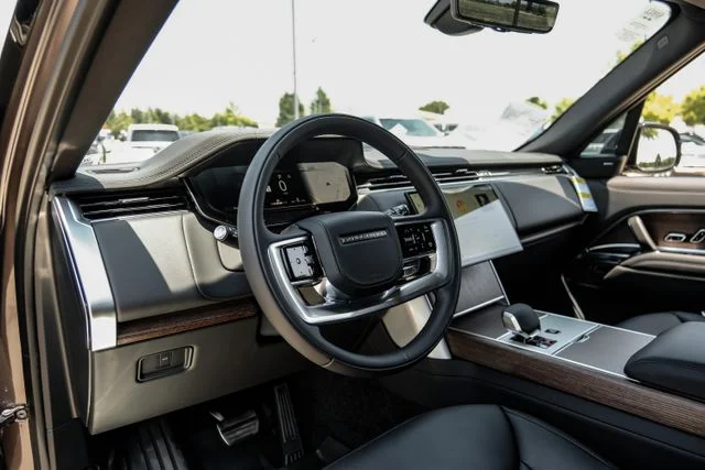 2026 Land Rover Range Rover SE - Photo 3