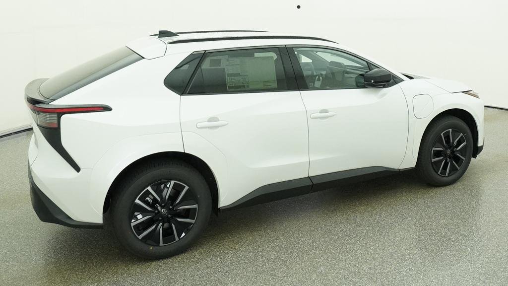 New 2026 Wind Chill Pearl Toyota XLE image 16