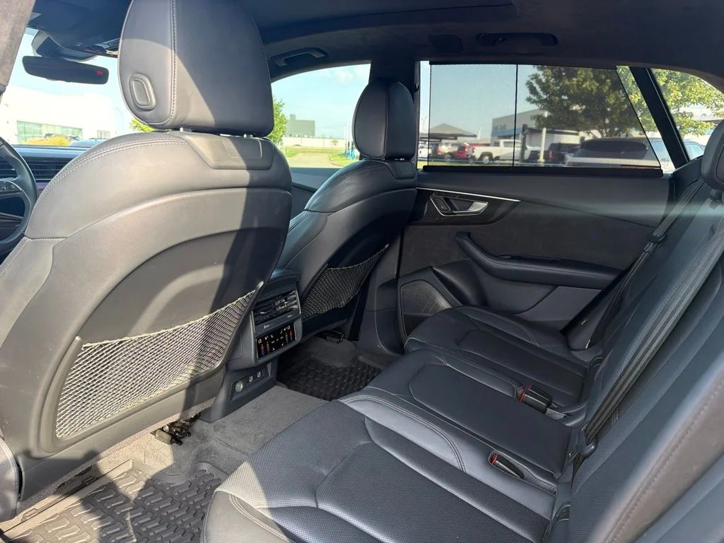 Used 2019 Black Audi 3.0T Prestige image 7