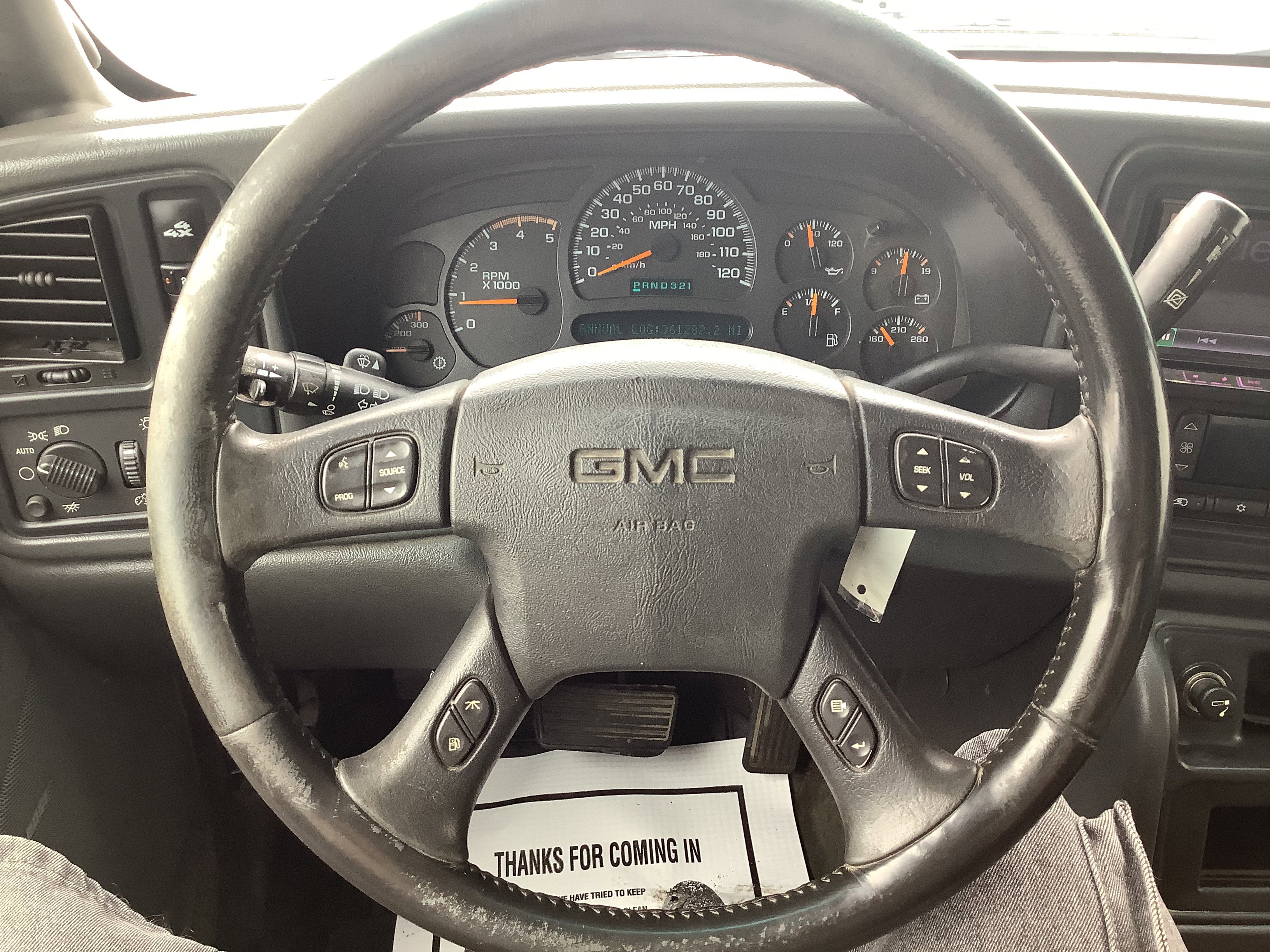Used 2004 White GMC SLE image 10