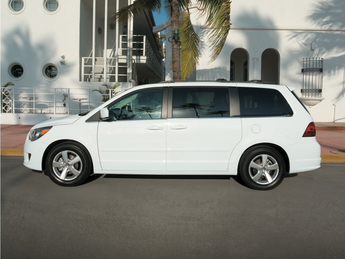 Used 2012  Volkswagen SE image 1