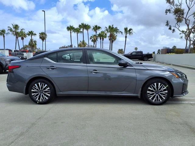 New 2026 Gray Nissan 2.5 SV image 4