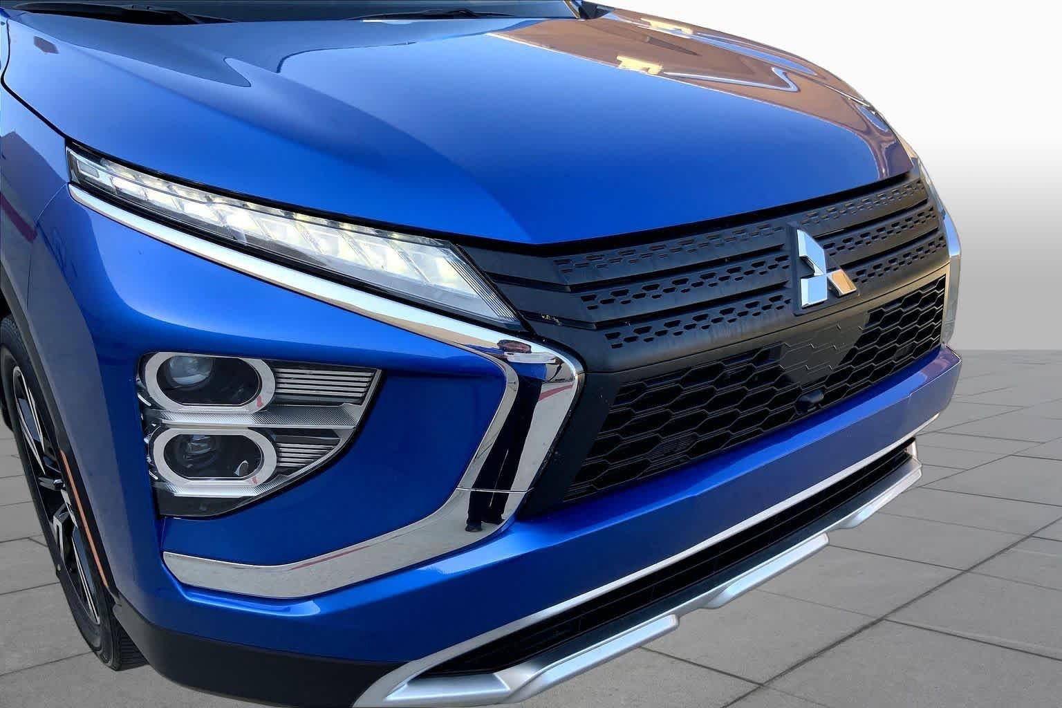 Used 2024 Lightning Blue Mitsubishi SE image 32