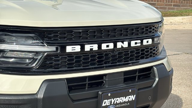 Used 2025 Beige / Tan Ford Outer Banks image 4