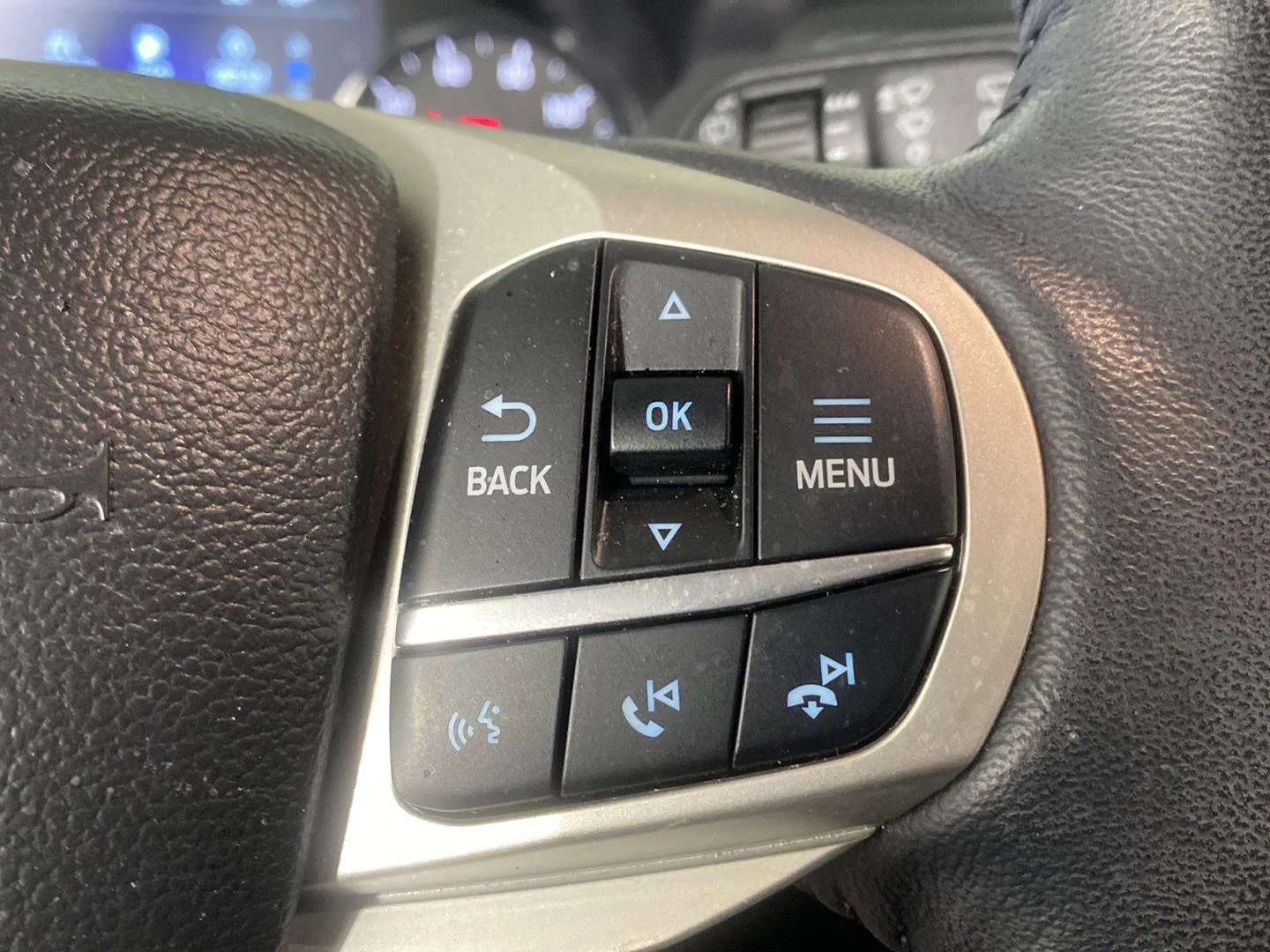 Used 2023 Iconic Silver Ford XLT image 25