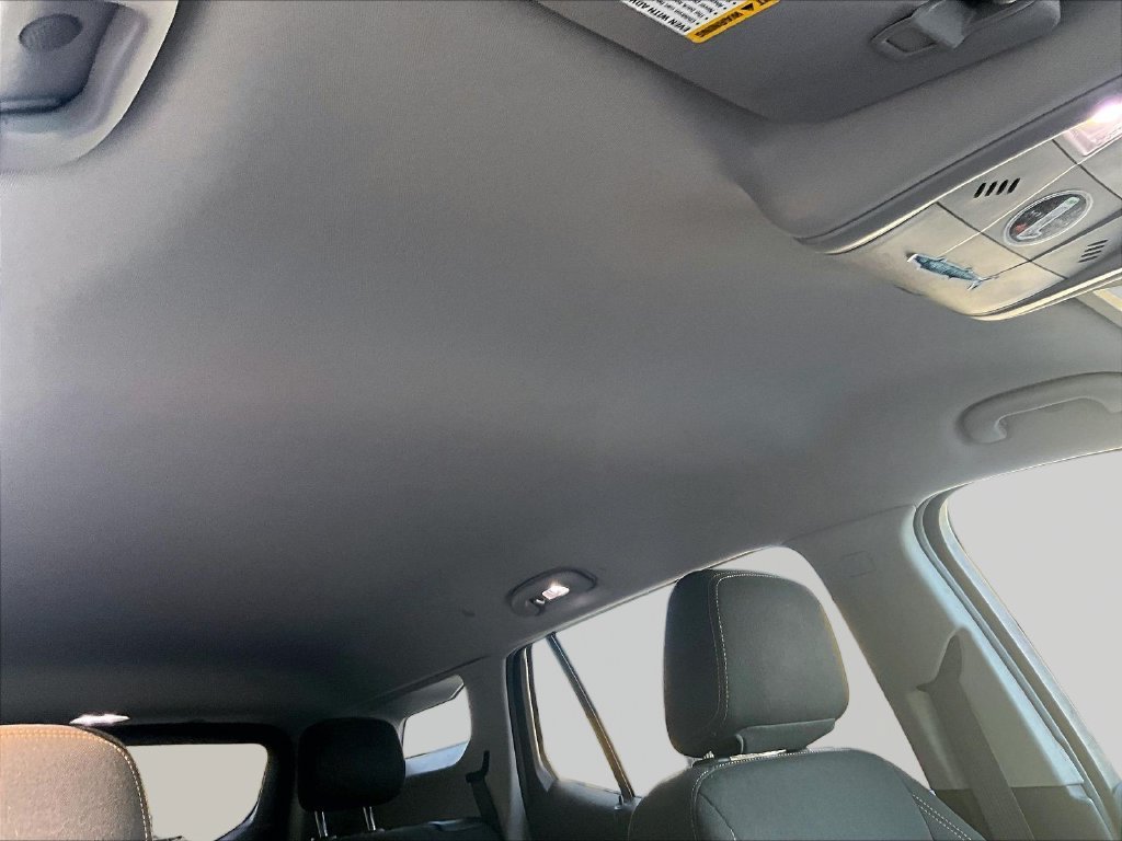 Used 2020 Summit White GMC SLE image 22