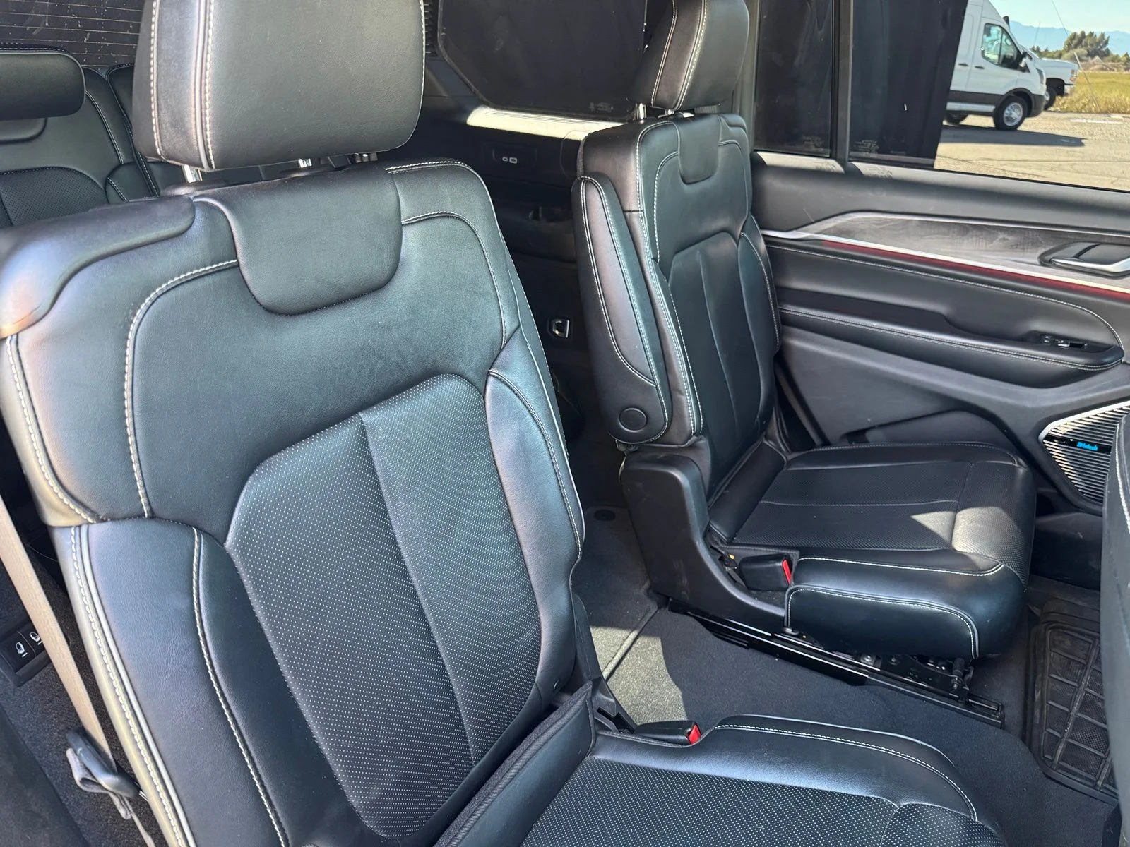 Used 2024 White Jeep Overland image 13