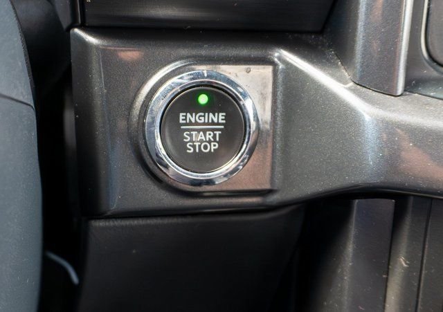 Used 2022 White Metallic Ford XLT image 20