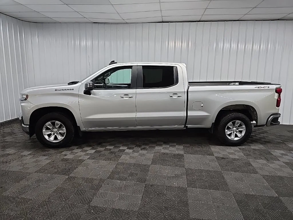 Used 2019 Silver Ice Metallic Chevrolet LT image 5