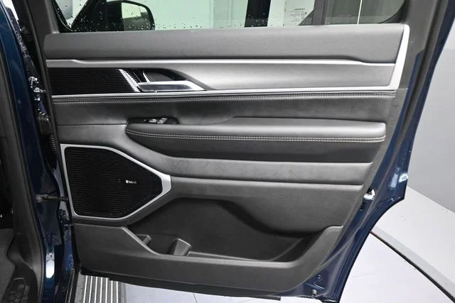 New 2026 Fathom Blue Pearl-Coat Exterior Paint Jeep Limited Altitude image 22