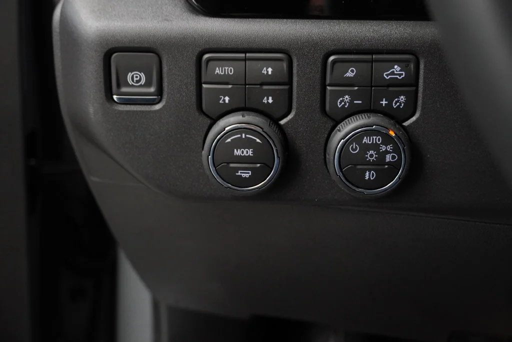 New 2026 Sterling Gray Metallic Chevrolet High Country image 21