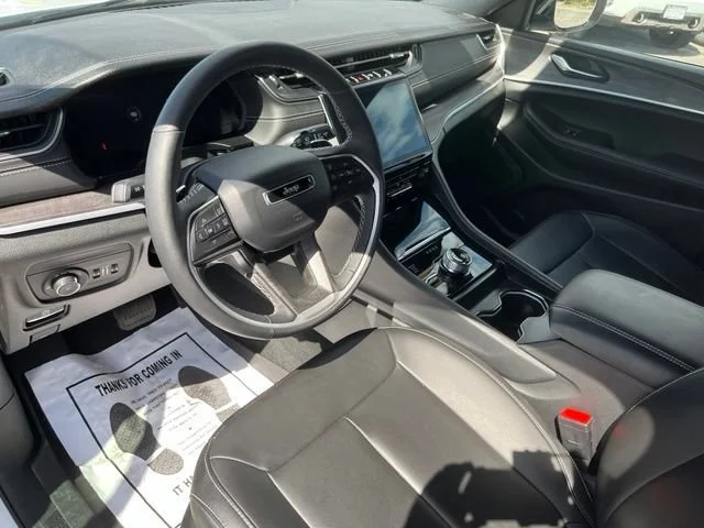 Used 2025 White Jeep Limited 4x4 image 12