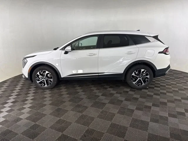 Used 2023 White Kia EX image 9