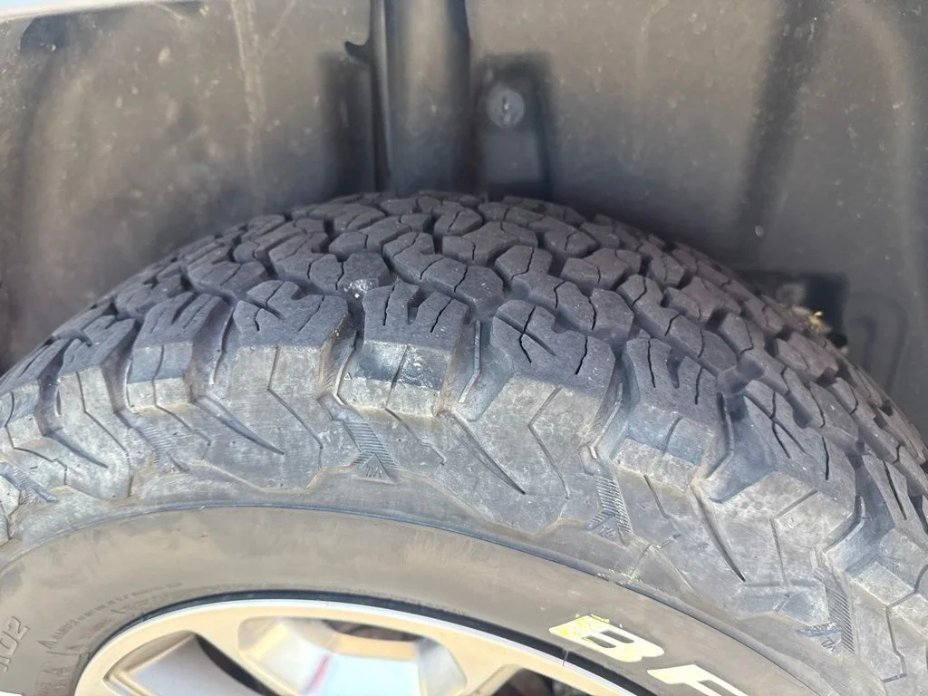 Used 2019 Silver Jeep Trailhawk image 4