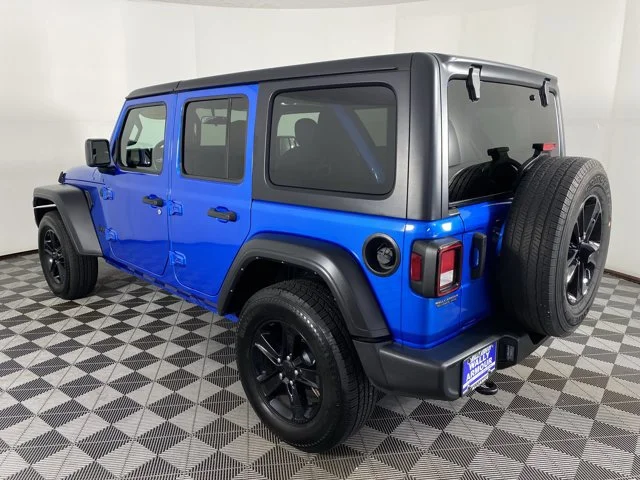 Used 2022 Blue Jeep Unlimited Sport Altitude image 9