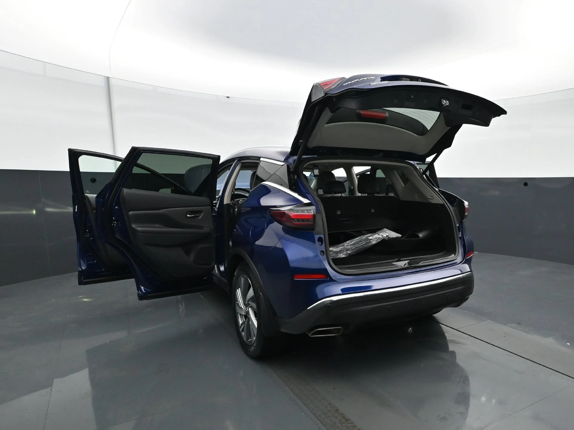 Used 2020 Deep Blue Pearl Nissan SL image 33