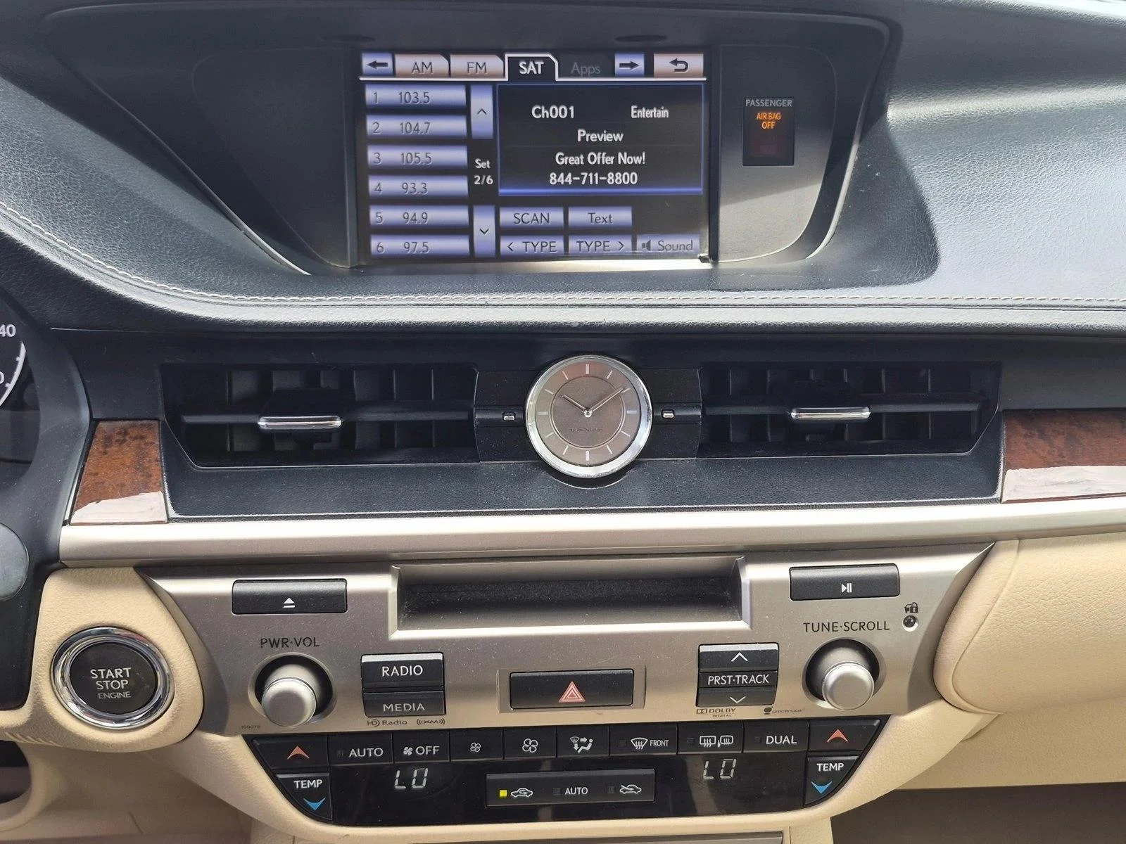 Used 2013 Starfire Pearl Lexus 4dr Sdn image 12