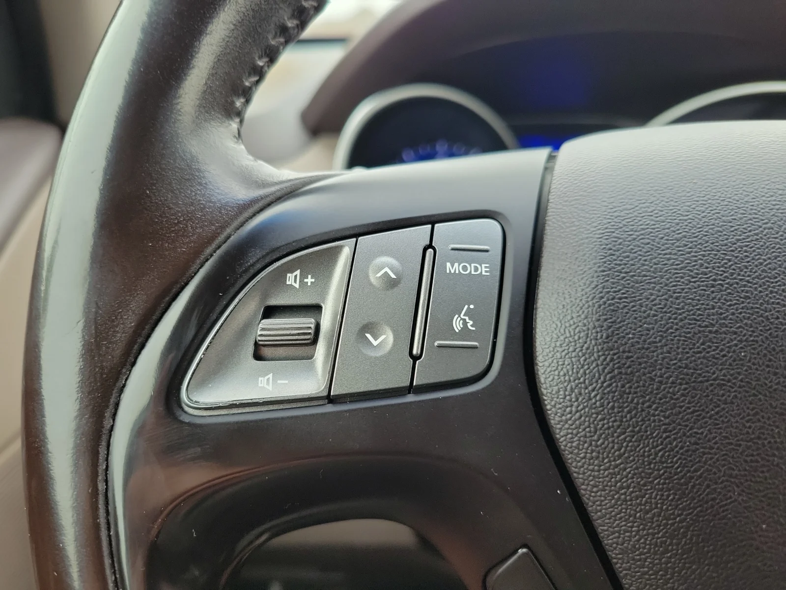 Used 2014 White Hyundai SE image 20