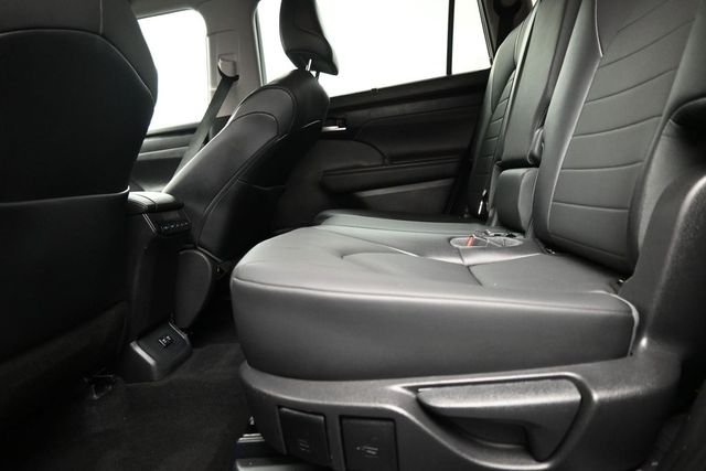 Used 2021 Black Toyota XLE image 15