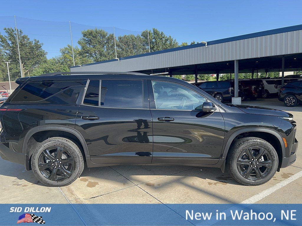New 2027 Mosaic Black Metallic Chevrolet LT image 6
