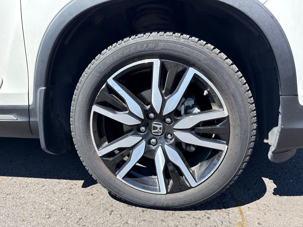 Used 2019 White Diamond Pearl Honda Elite image 28