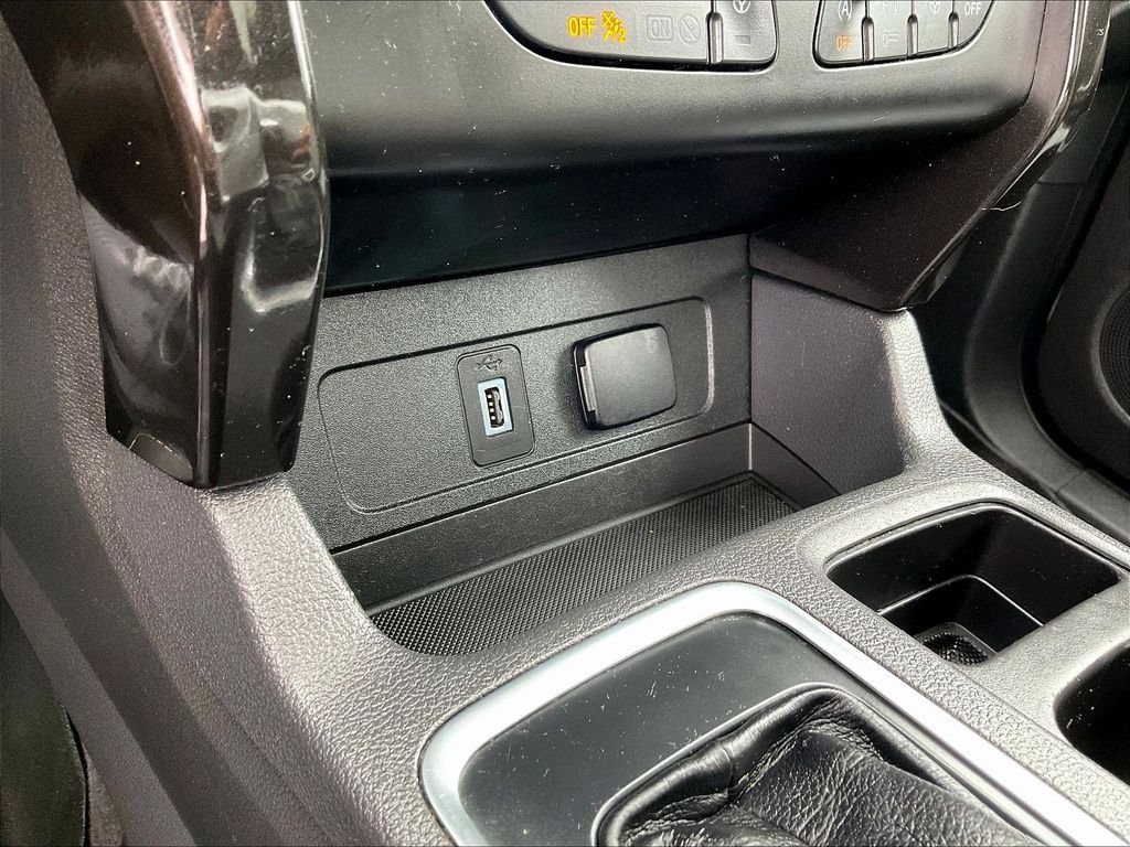 Used 2019 White Ford Titanium image 27