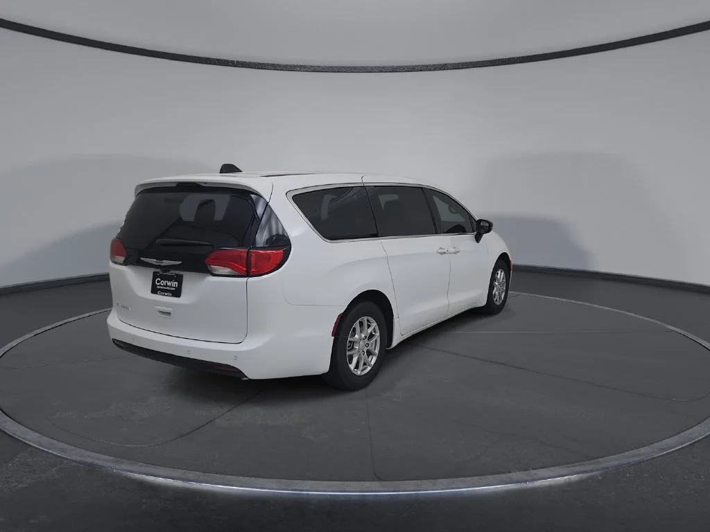 New 2027 Bright White Clear-Coat Paint Chrysler LX image 14