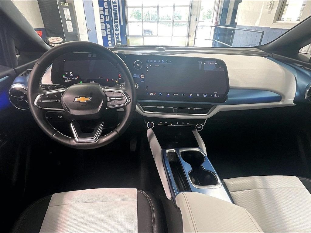 Used 2025 Black Chevrolet LT image 22