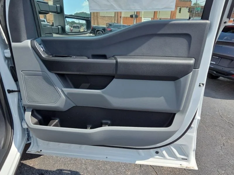 New 2026 Oxford White Ford F-250® XL image 15