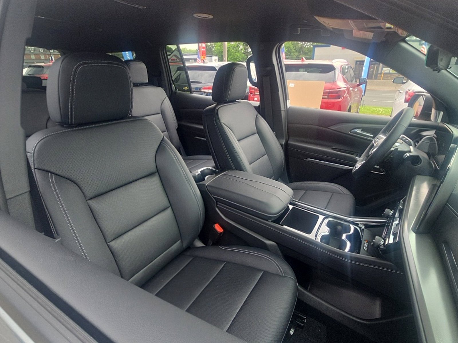 2026 Chevrolet Traverse LT - Photo 13