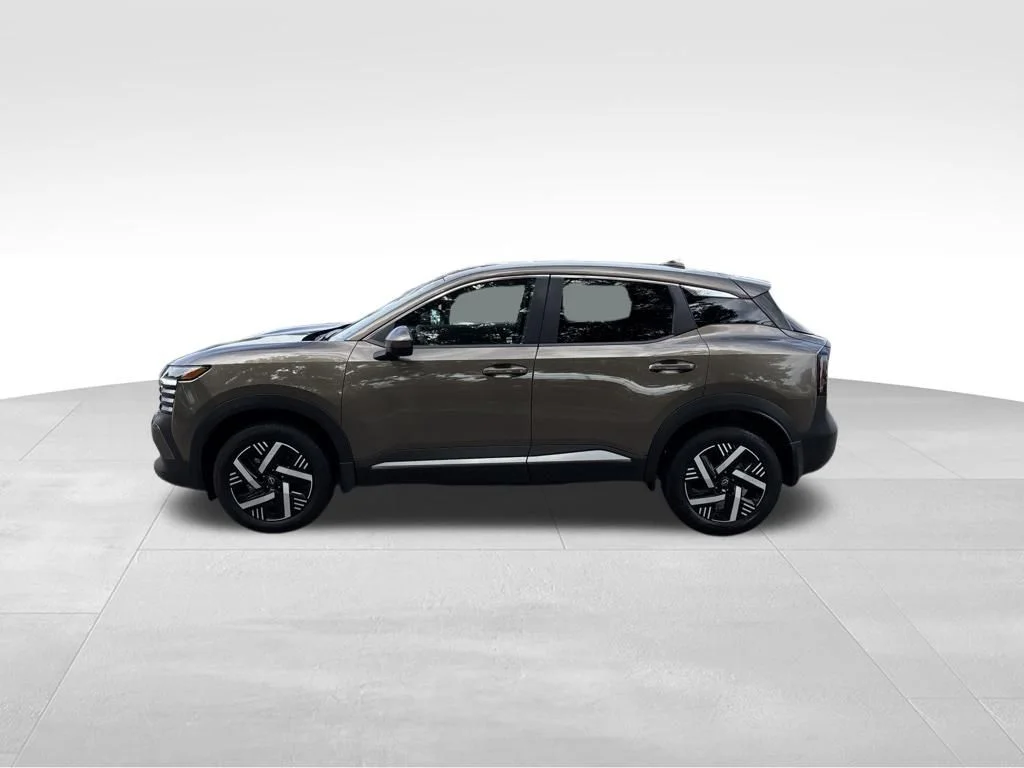Used 2025 Brown Nissan SV image 3
