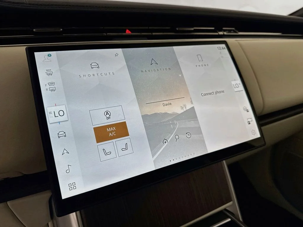 New 2027 Fuji White Land Rover SE image 15
