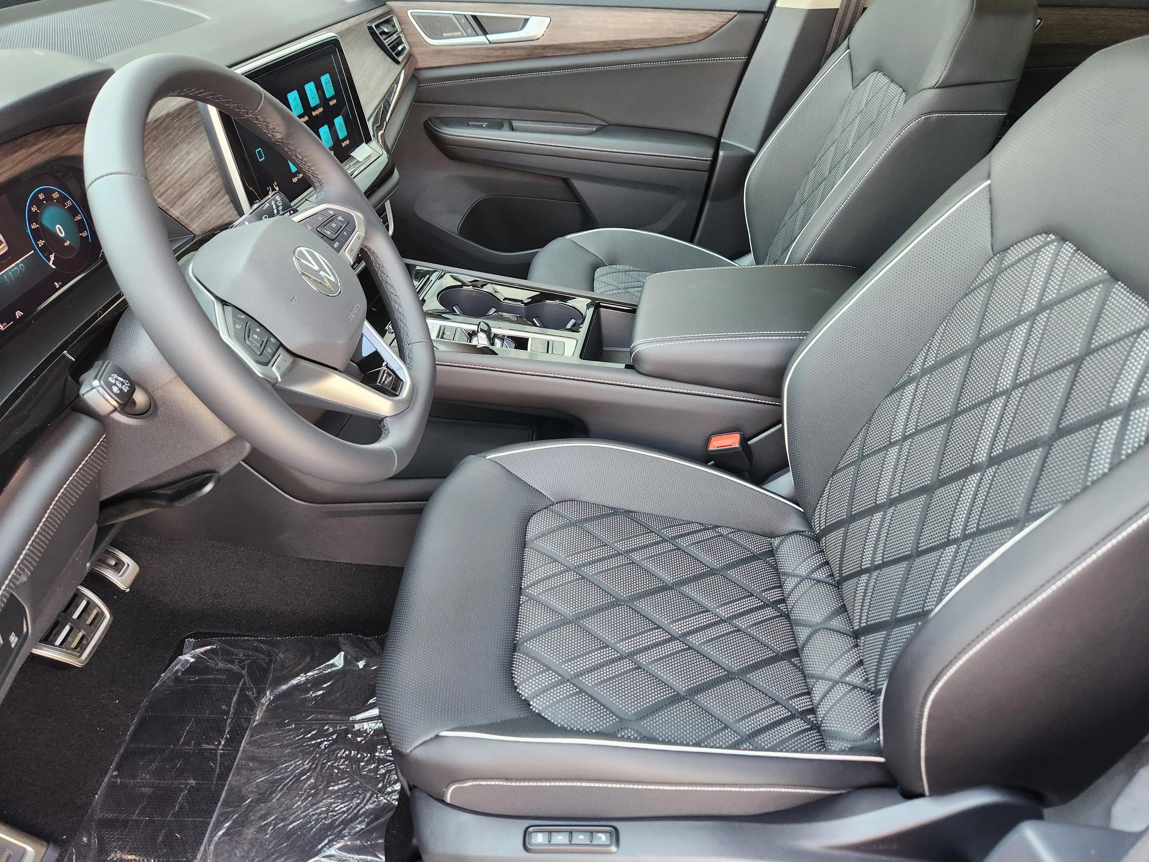 2026 Volkswagen Atlas SEL Premium R-Line - Photo 9