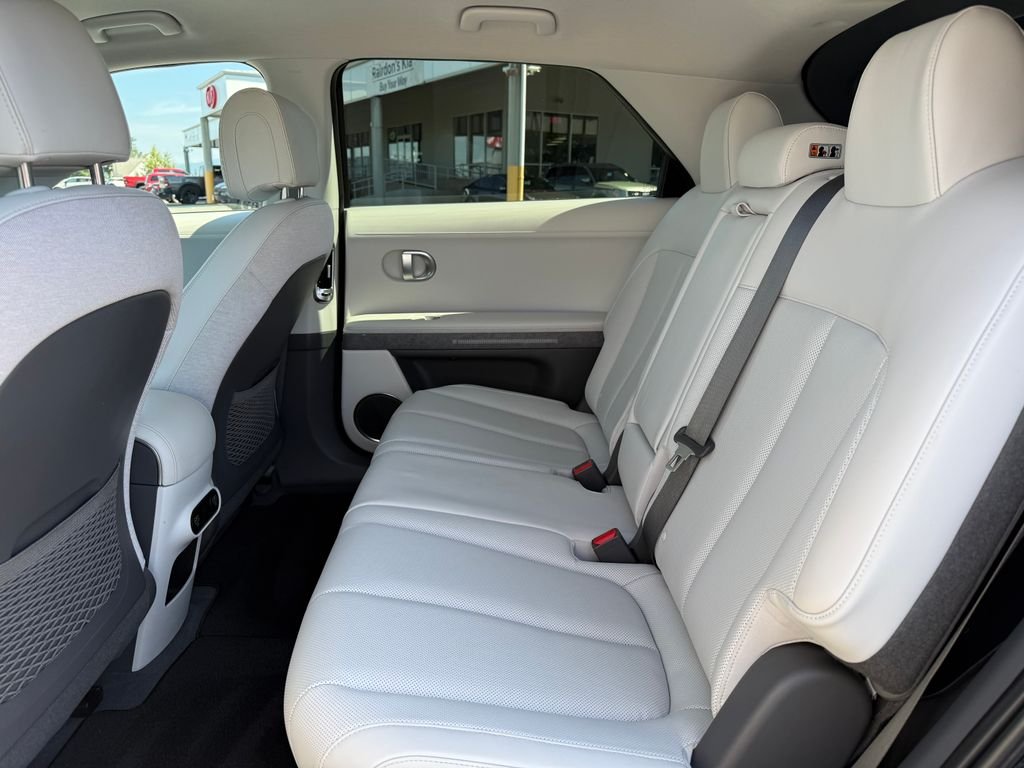 Used 2023 Black Hyundai SEL image 14