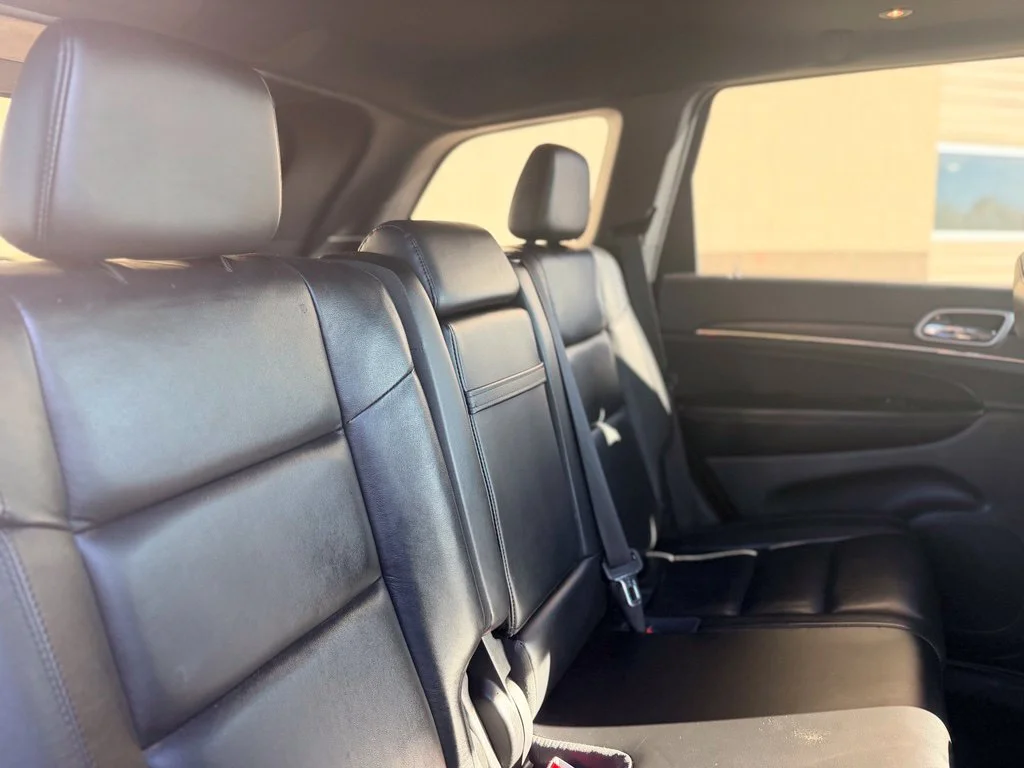 Used 2018 True Blue Pearlcoat Jeep Limited image 16