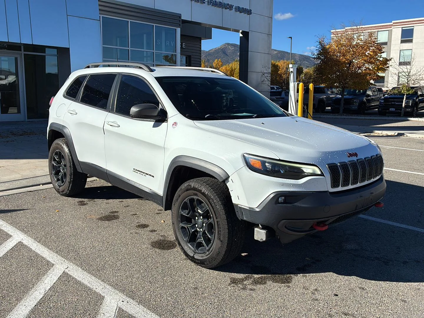 Used 2019 Jeep Cherokee Trailhawk Elite with VIN 1C4PJMBX7KD137333 for sale in Salida, CO