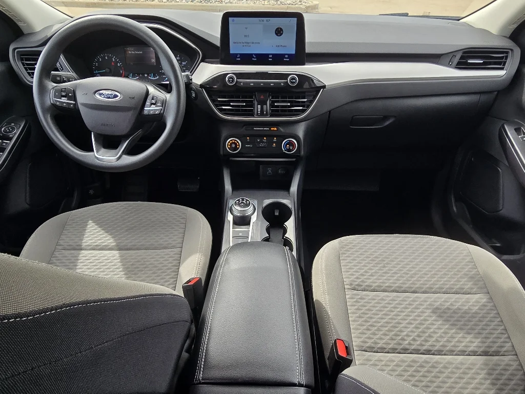 Used 2022 Agate Black Metallic Ford SE image 26