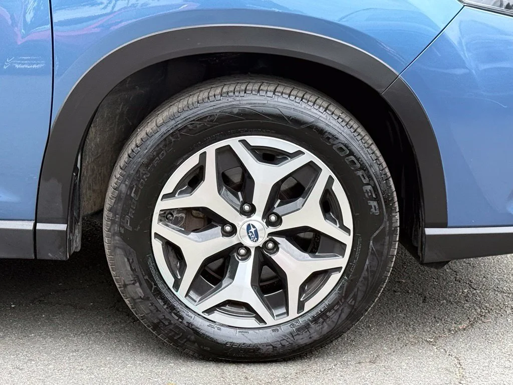 Used 2023 Horizon Blue Pearl Subaru Premium image 6
