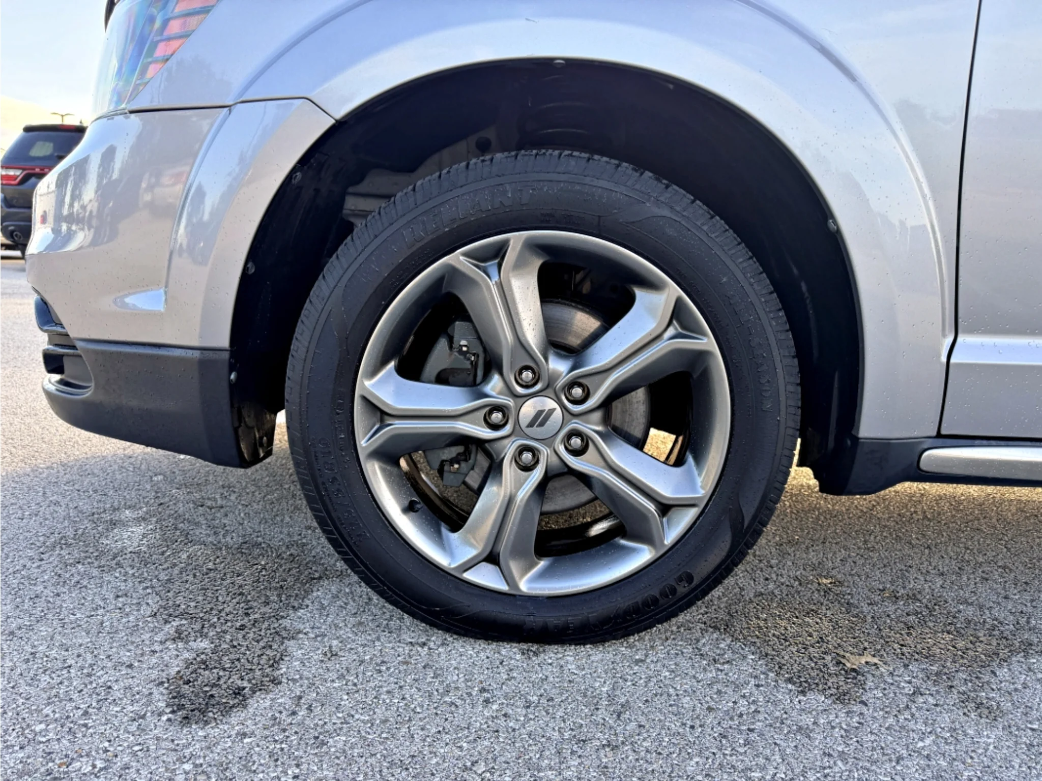 Used 2018 Billet Clearcoat Dodge Crossroad image 24