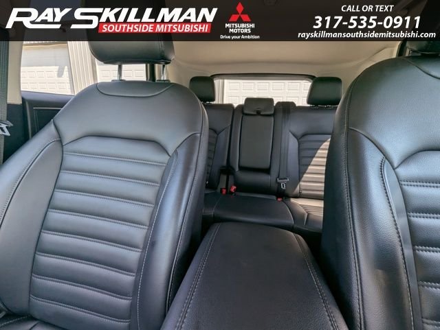 Used 2017 Blue Ford SE image 30